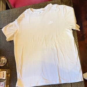 Nike Men's Classic cream slim fit  Tee Sz Medium